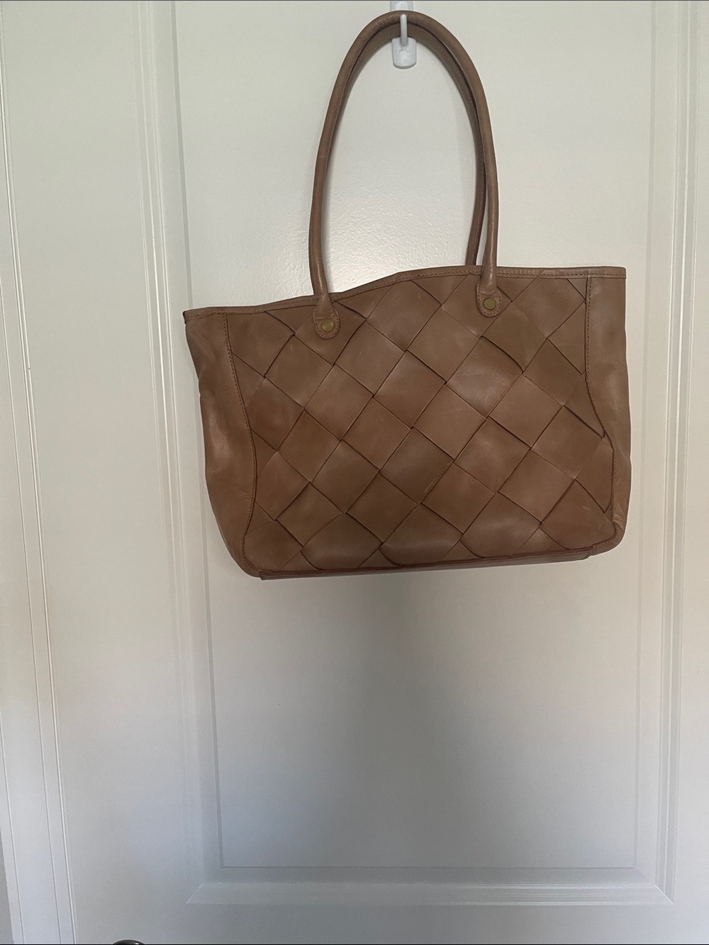 Nisolo Tan tote
Like new